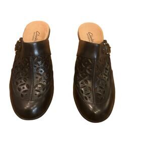 Clarks black leather bendable heeled clogs size 7 1/2